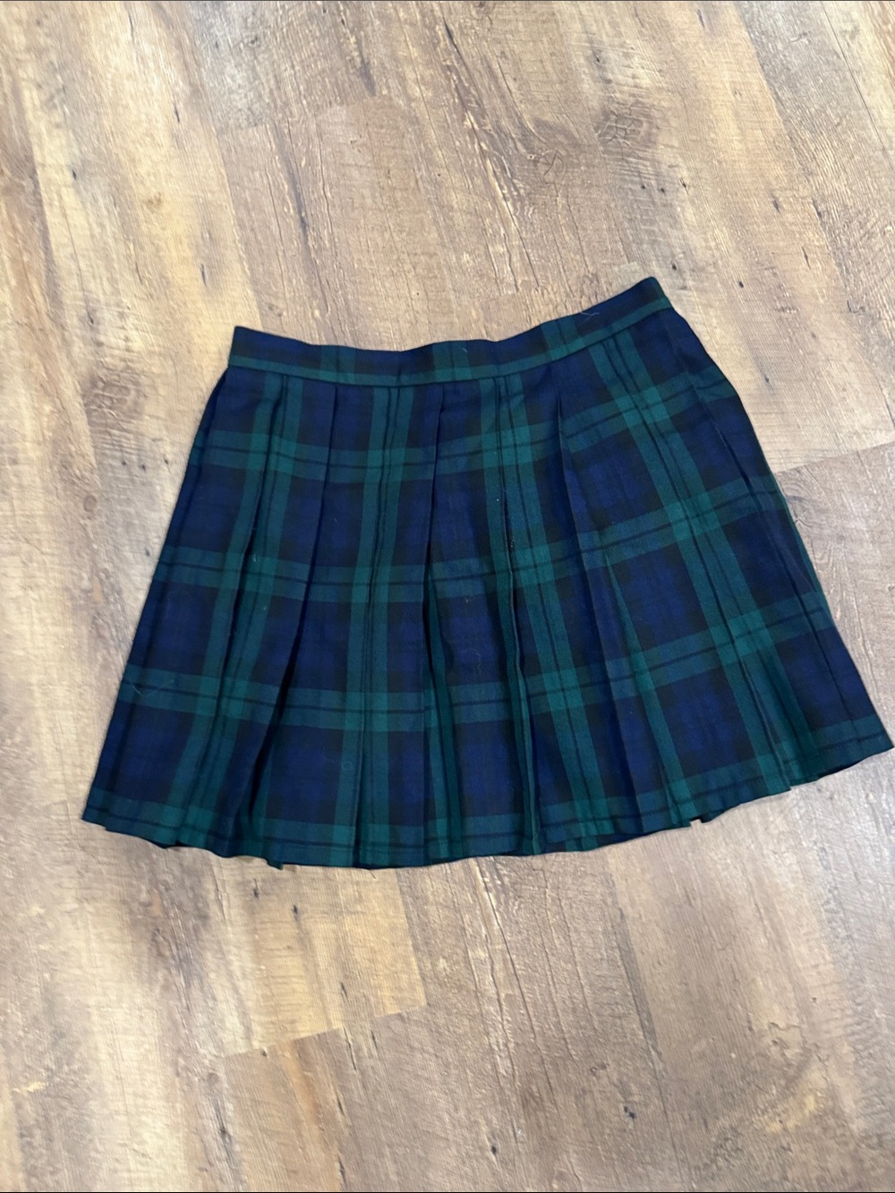 GAP Blackwatch Plaid Pleated Skirt in Navy and Green